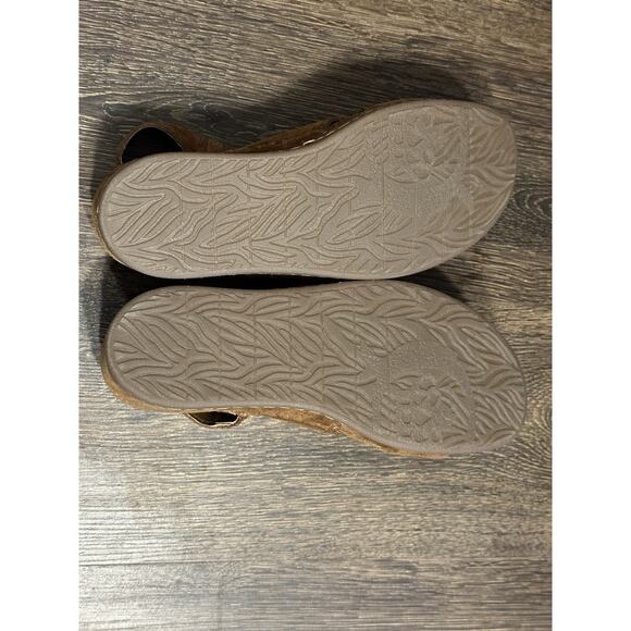 Born Women's Ebba Brown Suede Sandals SZ 8 - Picture 7 of 15